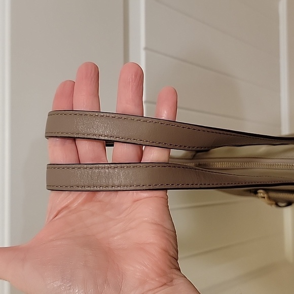 Michael Kors Large Tan Nylon Tote Gold Hardware - Picture 5 of 11